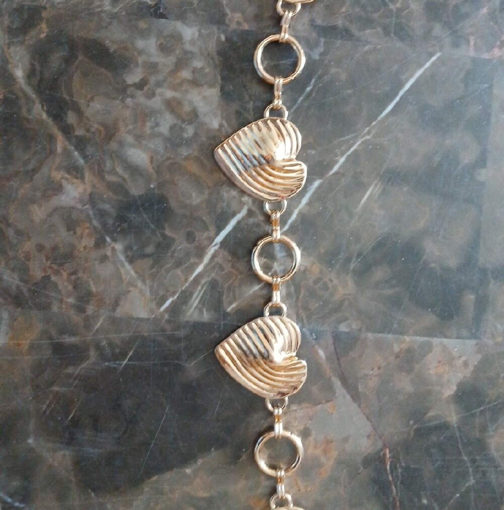 Gold Heart Link Belt - Picture 2 of 4